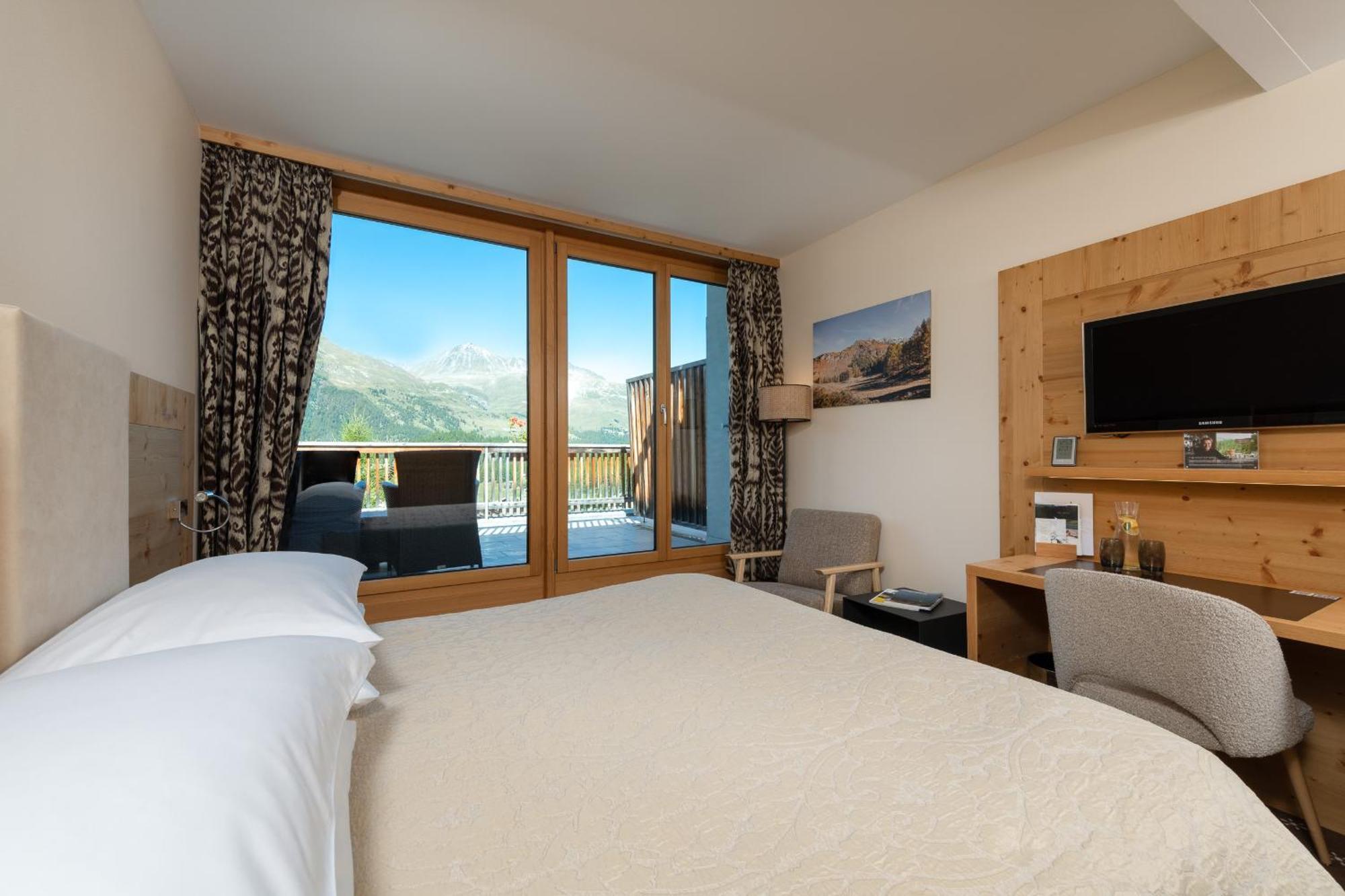 Nira Alpina Hotel Silvaplana Ngoại thất bức ảnh