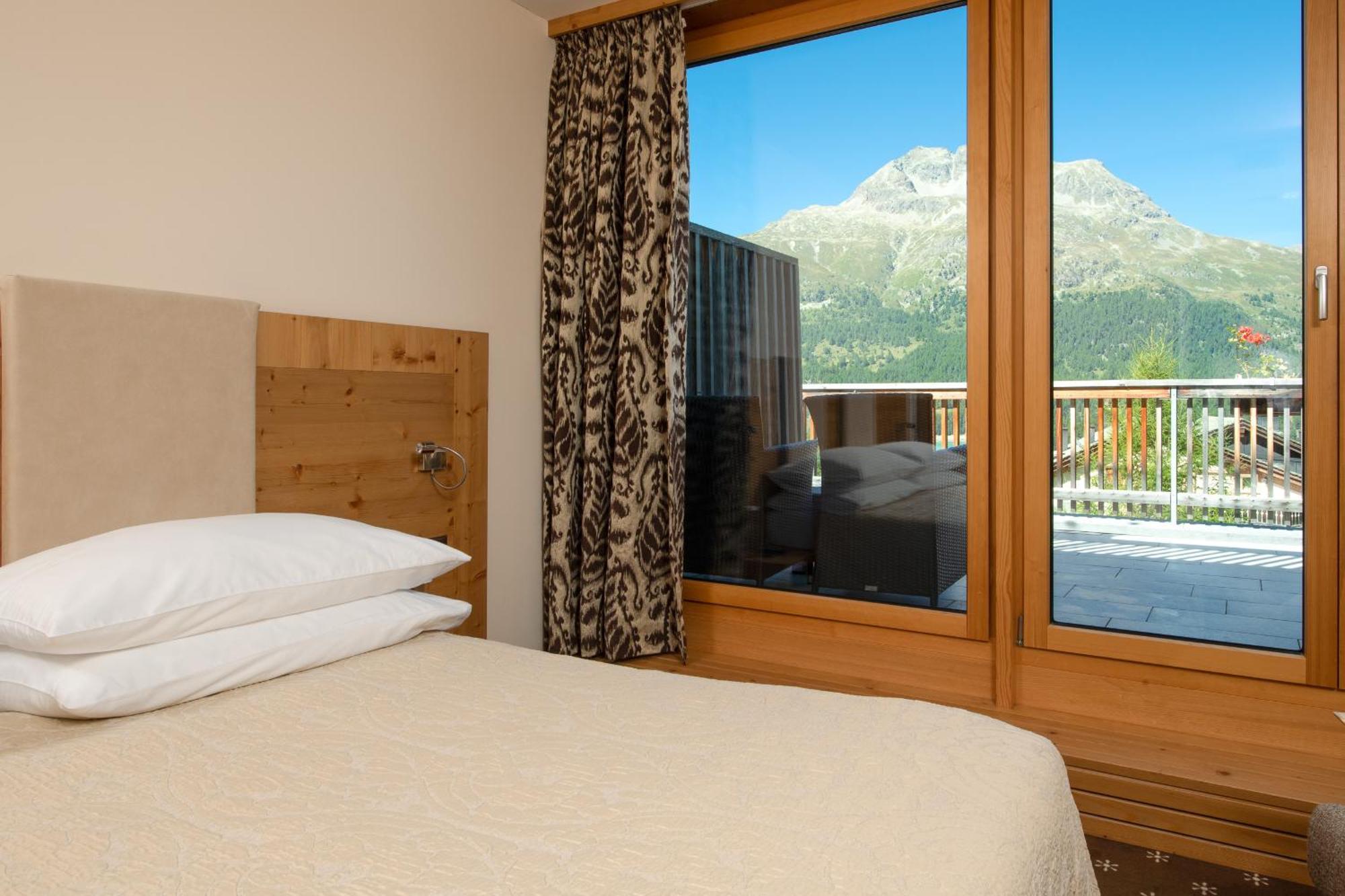 Nira Alpina Hotel Silvaplana Ngoại thất bức ảnh